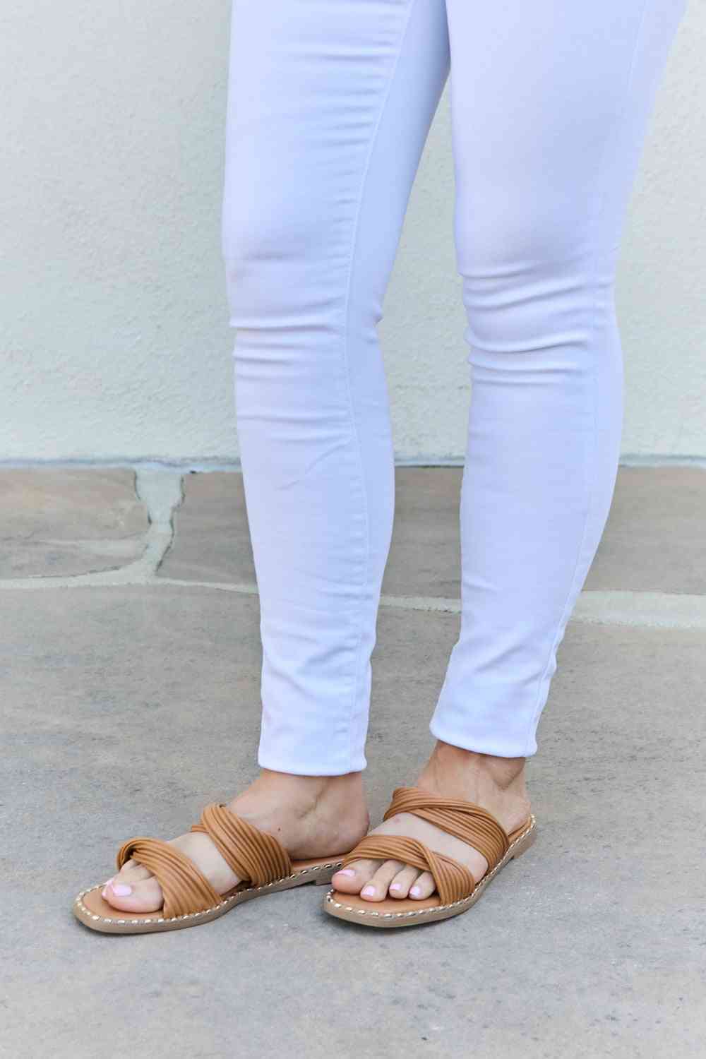 Qupid Summertime Fine Double Strap Twist Sandals